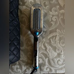 Babybliss Pro Cyro Care The Cold Brush - New With Case, Only Used Once.